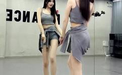 五六个农民工吃我奶头